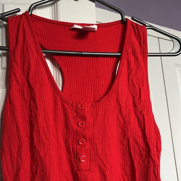 Revamped tank top - Picture 2 of 5